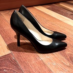 Nine West black genuine leather pumps 4”